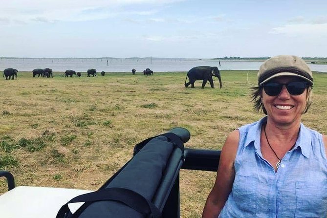 10 Days Tour in Sri Lanka (Hotels with Breakfast & Luxury Car) - Hotels, breakfast, and what the $775 price really buys