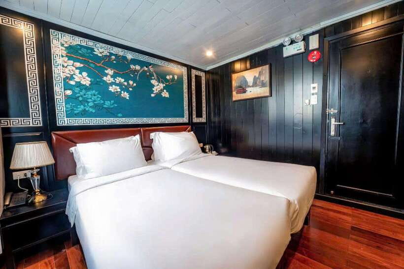 2-Day Peaceful in Bai Tu Long Bay with Luxury Cruise - Kayaking among the limestone islands