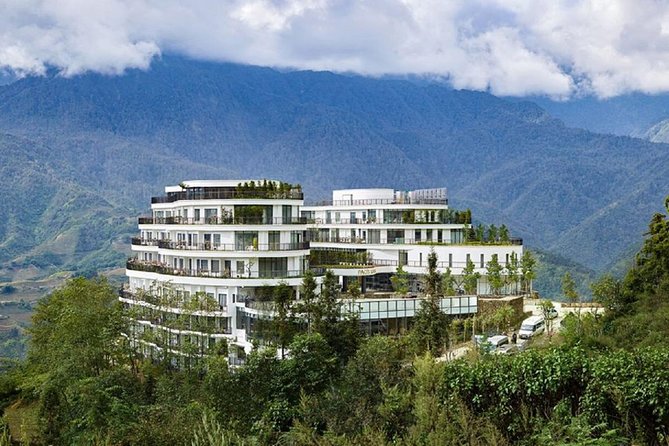 2-Day Sapa Trekking Tour from Hanoi by Luxury Limousine - The long ride back to Hanoi