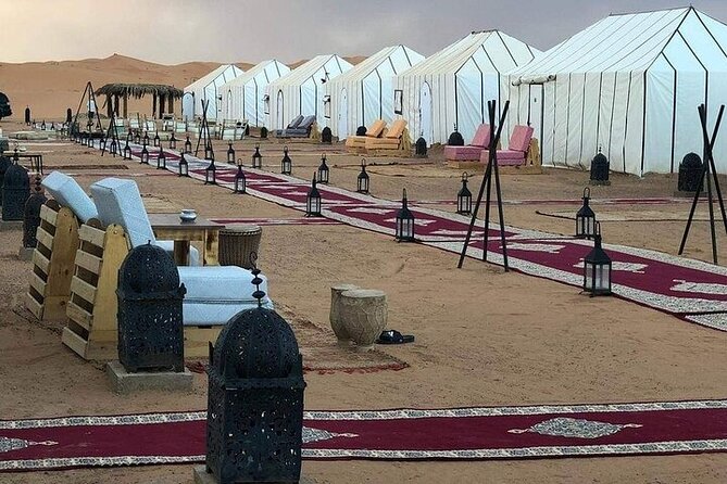 2 Days Luxury Tour to Merzouga Desert from Fez with Small Group - Choosing a camel ride or a 4x4 to the luxury camp