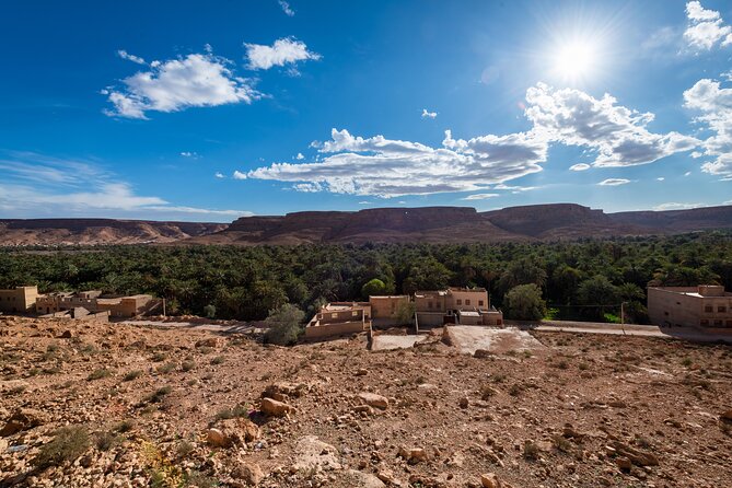 2 days Sahara tour with overnight in luxury desert camp - Guides and the small-group advantage