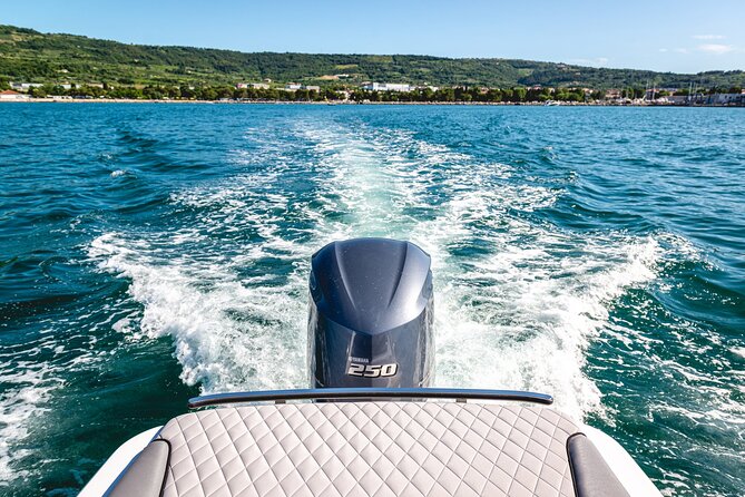 "2 Hour Luxury Tour of Lake Como: Discover the Beauty" - Como’s monuments and the opening stretch
