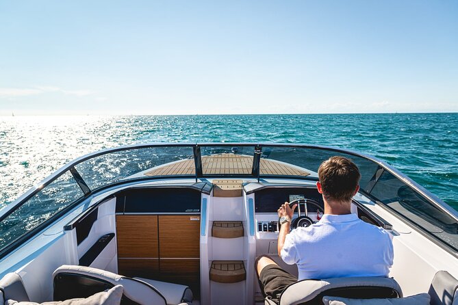 "2 Hour Luxury Tour of Lake Como: Discover the Beauty" - Laglio and Villa Oleandra