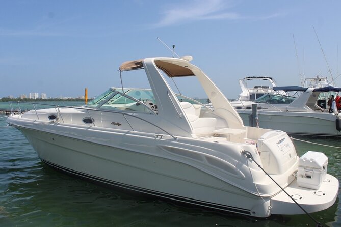 2-hour Private Sunset Cruise on a luxury yacht in Cancun Bay 25P18 - Sunset from a private yacht in Cancun Bay