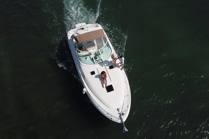 2-hour Private Sunset Cruise on a luxury yacht in Cancun Bay 25P18 - The yacht, comfort, and the important condition warning