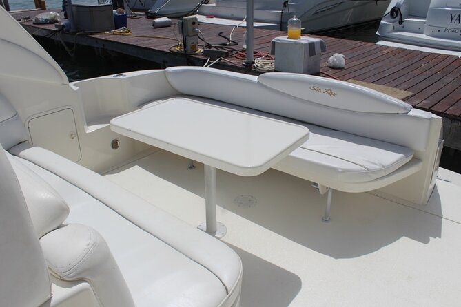 2-hour Private Sunset Cruise on a luxury yacht in Cancun Bay 25P18 - Crew service and the small touches included