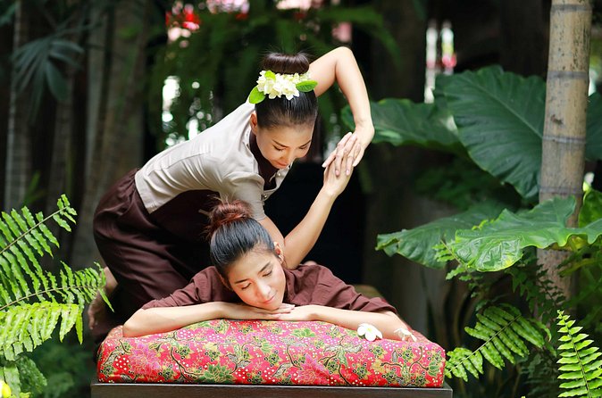 2 Hour Siam Herbal Luxury Spa Package at Fah Lanna Spa - Old City branch - Hot herbal balls bring the second layer