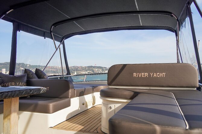 2 Hours Luxury Private Yacht Cruise on the Bosphorus - Fatih Sultan Mehmet Bridge and Anadolu Hisarı