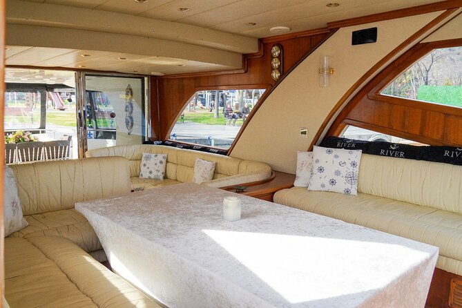 2 Hours Luxury Private Yacht Cruise on the Bosphorus - Küçüksu Palace and Beylerbeyi Palace
