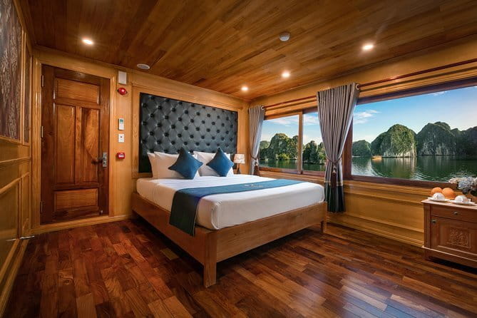 2D1N Bai Tu Long Bay cruises - What the Small Group Size Really Means