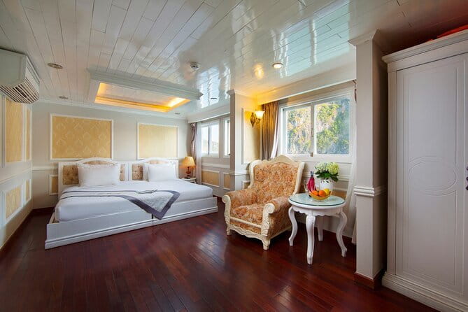 2D1N Bai Tu Long Bay cruises - Is $156 a Fair Price?