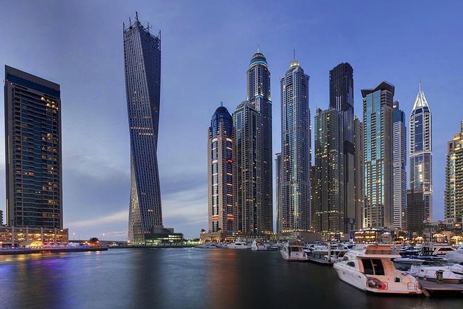 3-Hour Luxury Yacht Cruise from Dubai Marina - What happens at the lagoon stop