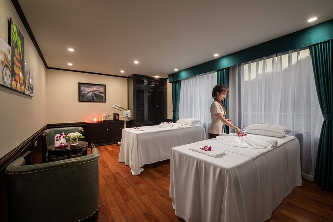 3D2N Luxury HaLong Bay with Aspira Cruise: kayak, Cat Ba island - Service, group size, and the occasional rough edge
