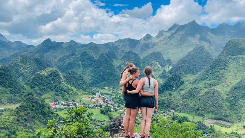4-day Motorbike Ha Giang Loop Luxury Tour With Easy Rider - Day 1: Bac Sum Pass, Quan Ba, and the Hmong King’s palace