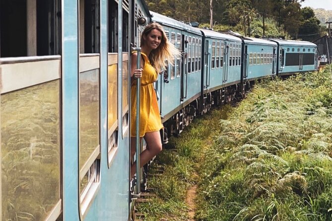 7 Days Tour in Sri Lanka Hotels with Breakfast and Luxury Car - Day 1: Elephants, village cooking, and a Pidurangala sunset