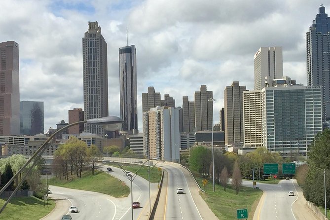 7-Hr The Walking Dead Private VIP Tour in Atlanta and Senoia with Transportation - Lunch at Nic & Norman’s