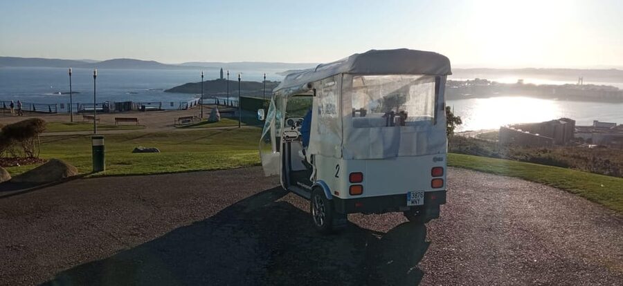 A Coruña: VIP Tuk Tuk tour - San Antón Castle and the Old Defensive Edge
