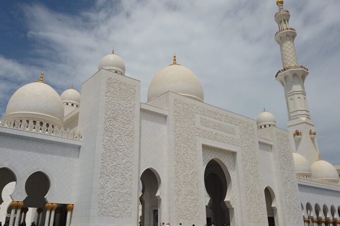 Abu Dhabi City Tour with Gold Coffee: A Taste of Luxury & Culture - Emirates Palace and the gold coffee stop
