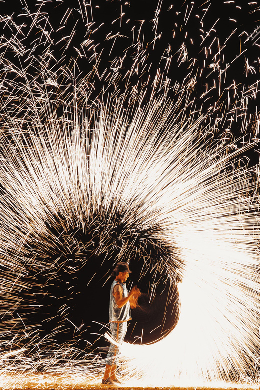 Agafay Desert Luxury Dinner w Live Music & Fire Show - Gnawa music and complimentary henna