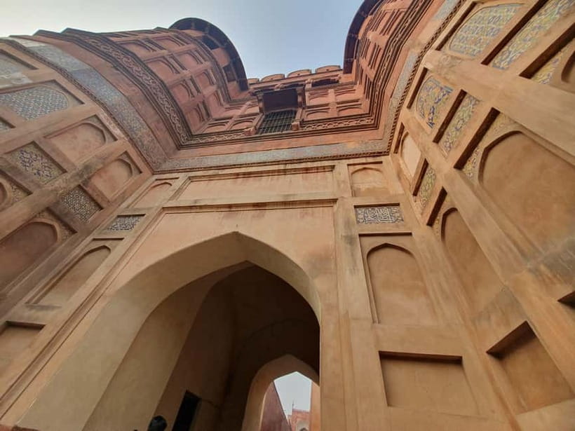 Agra: Taj Mahal Vip tickets with Professional Photographer - Why the private car matters