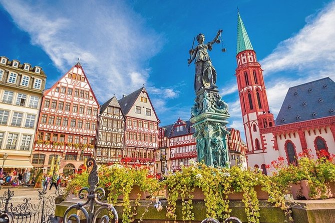 Airport Transfer: Airport FRA to Frankfurt by Luxury Van - What the private luxury van changes