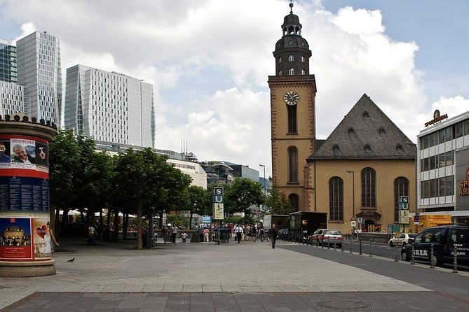Airport Transfer: Airport FRA to Frankfurt by Luxury Van - Who will get the most from this transfer?
