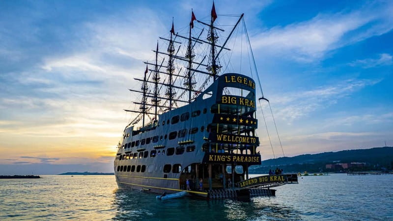 Alanya: All Inclusive Sunset Cruise on a Luxury Boat - Animation, dancing, and the foam party