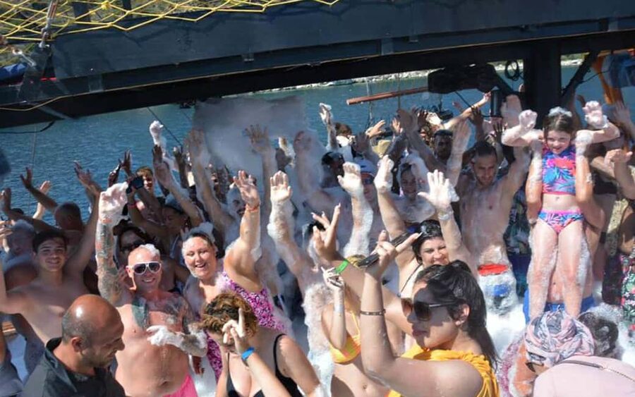 Alanya: Luxury Mega Pirate Boat W/ Lunch, Drinks & Transfer - What the 90-minute timing really means