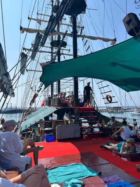 Alanya: Luxury Pirate Boat with Lunch & Unlimited Drinks - Choosing between Pirate and Luxury options