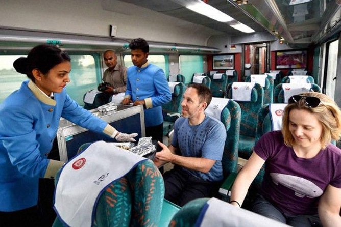 All Inclusive Luxury Taj Mahal Tour from Delhi by Express Train - Why the train is the smart choice from Delhi
