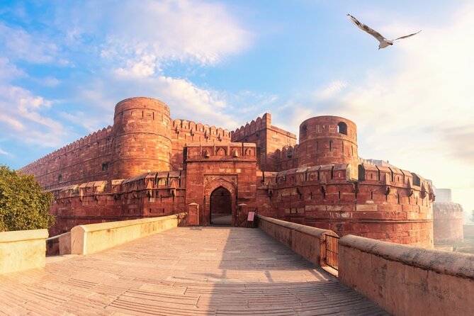 All Inclusive Private Taj Mahal Luxury Tour from Delhi by Car - A private car makes the Delhi to Agra run easier