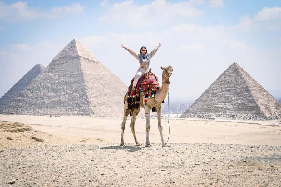 All-inclusive private Trip Pyramids Sphinx, Camel, VIP Lunch - Language, service, and the guide’s role