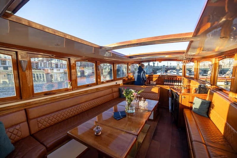Amsterdam: 2-Hour Luxury Canal Cruise with Snacks & Drinks - Daylight, dusk, and cold-weather planning
