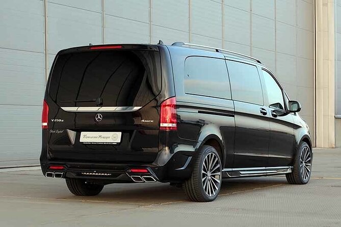 Amsterdam Airport Private Arrival Transfer by Luxury Van - A direct 25-minute ride to Amsterdam