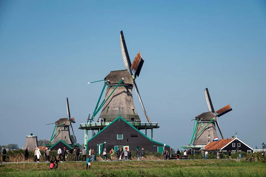 Amsterdam: Explore Zaanse Schans: Half-Day Luxury Coach Trip - Why Zaanse Schans works as a half-day outing