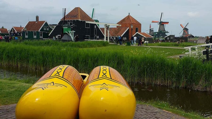 Amsterdam: Explore Zaanse Schans: Half-Day Luxury Coach Trip - Is $20 a good value?