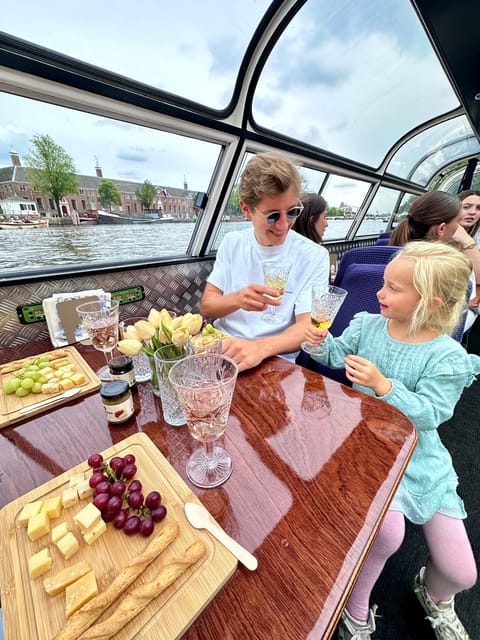 Amsterdam: Luxury Cheese & Wine Canal Cruise - What the one-hour route is really like