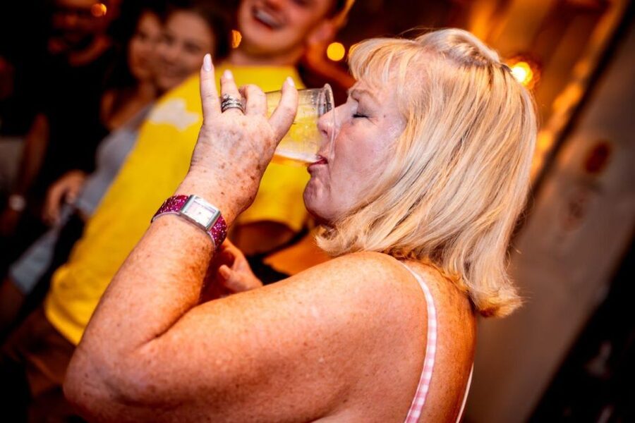 Amsterdam: Original Pub Crawl Party with VIP Entrance - Free shots, drink deals, and the real cost