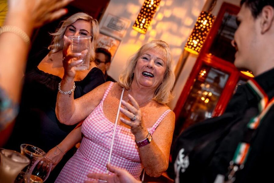 Amsterdam: Original Pub Crawl Party with VIP Entrance - The guides are the key part of the experience