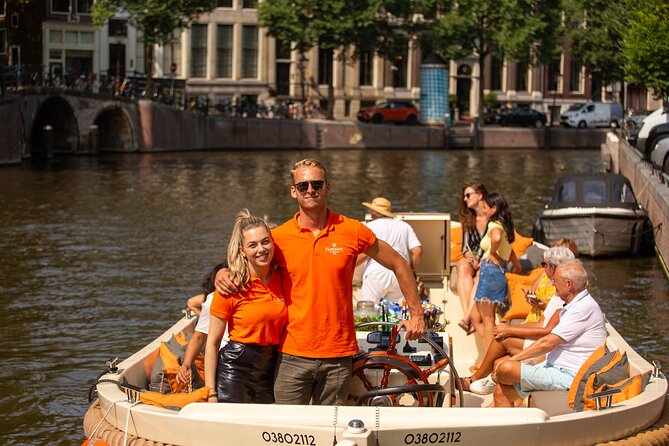Amsterdam: Saloon Boat Cruise + Unlimited Drinks & Bite option - What the classic saloon boat feels like