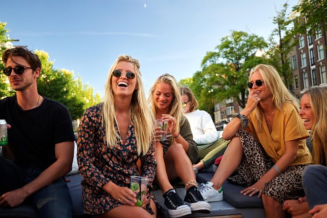 Amsterdam: Saloon Boat Cruise + Unlimited Drinks & Bite option - Who should book this canal cruise?