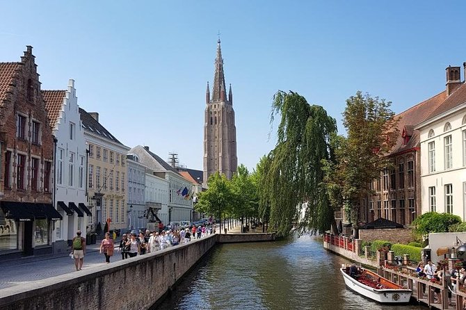 Amsterdam to Bruges – Private luxury Full-Day Tour Cristmasmarket - Four hours in Bruges: enough for the essentials