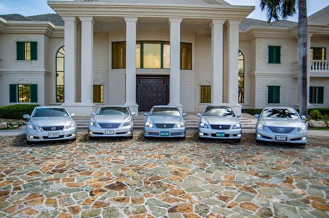 Antigua - VIP Fast Track On Arrival ONLY And Round Trip Transfer - Why the driver can shape your first impression