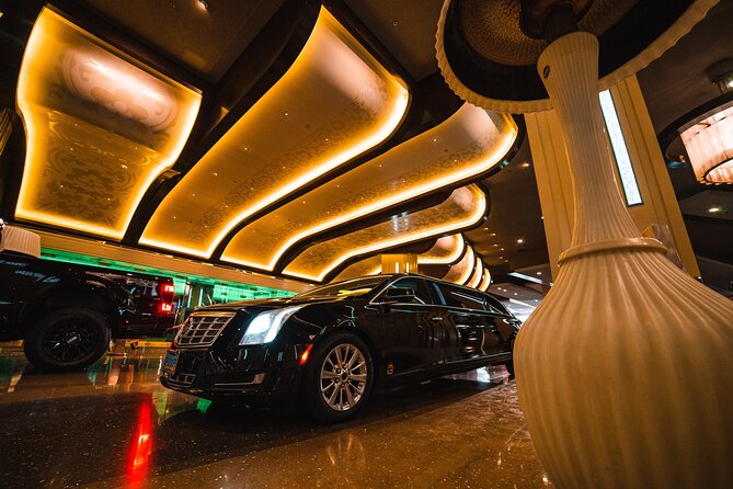 Arrival Transfer: Private Luxury 8 Passenger Limousine Service - Key points at a glance