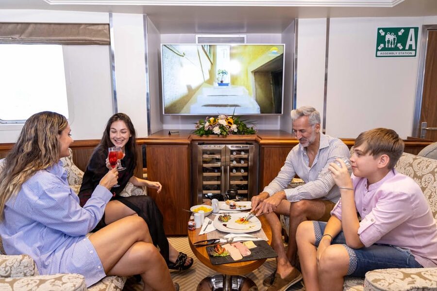 Athens: Saronic Islands Cruise with VIP Area Seating & Lunch - Key Points Before You Book