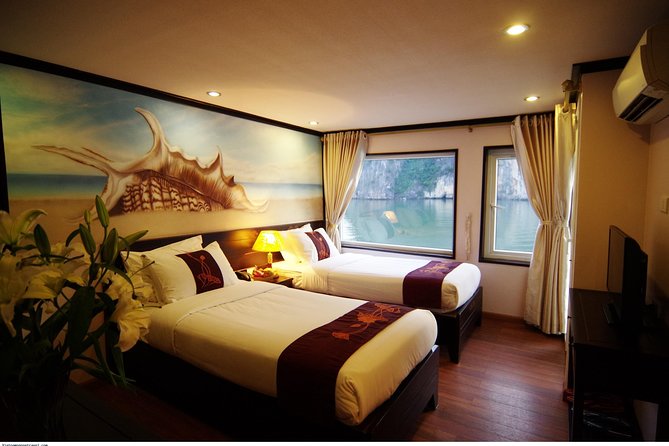 Bai Tu Long Bay Luxury Cruise 2D/1N: Visit Bai Tu Long bay & pristine places - The first afternoon: kayaking, swimming, and quiet coves