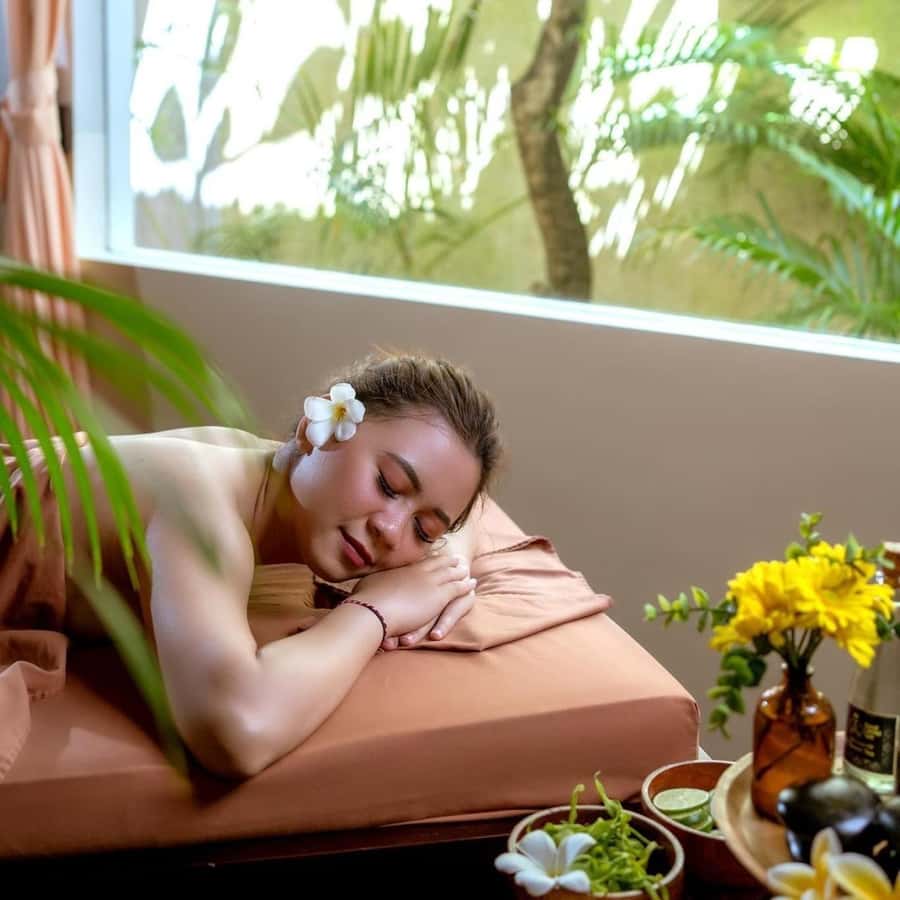 Bali: Luxury Spa Balinese Massage scrub Flower bath 2 Hour - Indonesian lulur scrub with turmeric