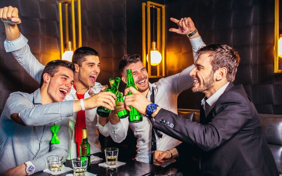 Bamberg: Bar & Club Tour with free Shots & VIP entry - Finishing at the club with VIP entry