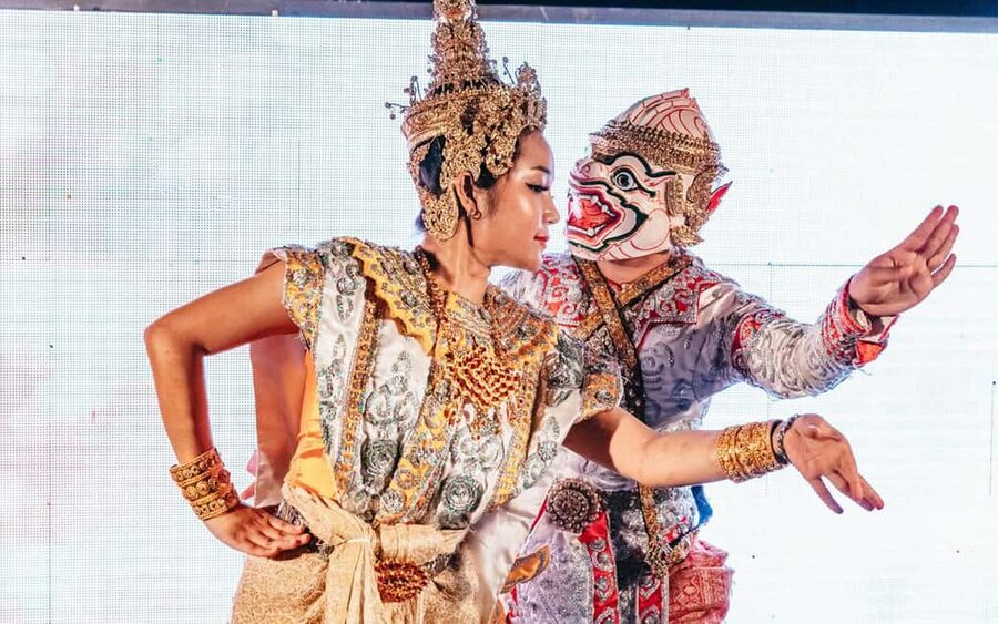 Bangkok: Alangka Luxury Cruise with Buffet and Live Music - Rama VIII Bridge and the wide-open river