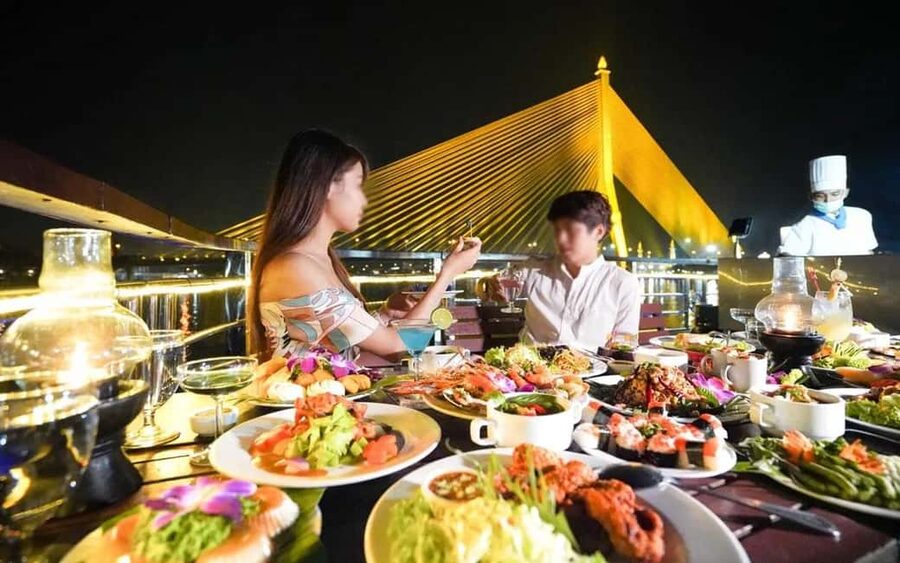 Bangkok: Luxury White Sunset or Dinner Cruise with Beer - Key points at a glance
